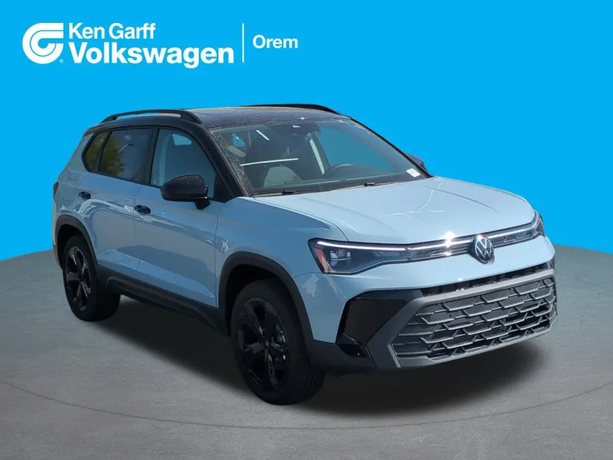 2025 Volkswagen Taos SE photo 1