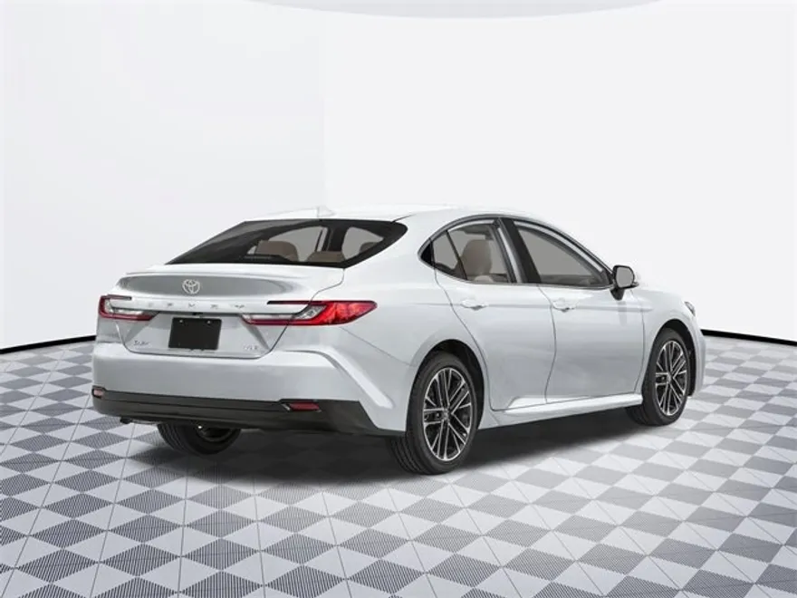 2026 Toyota Camry XLE photo 1
