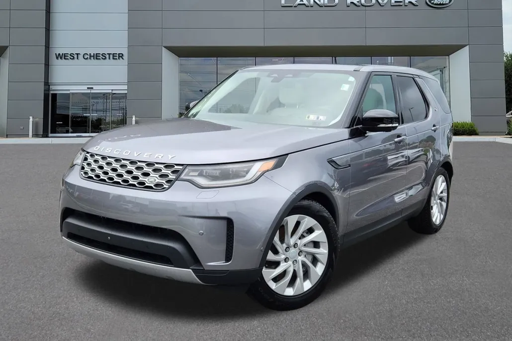 2024 Land Rover Discovery S photo 1