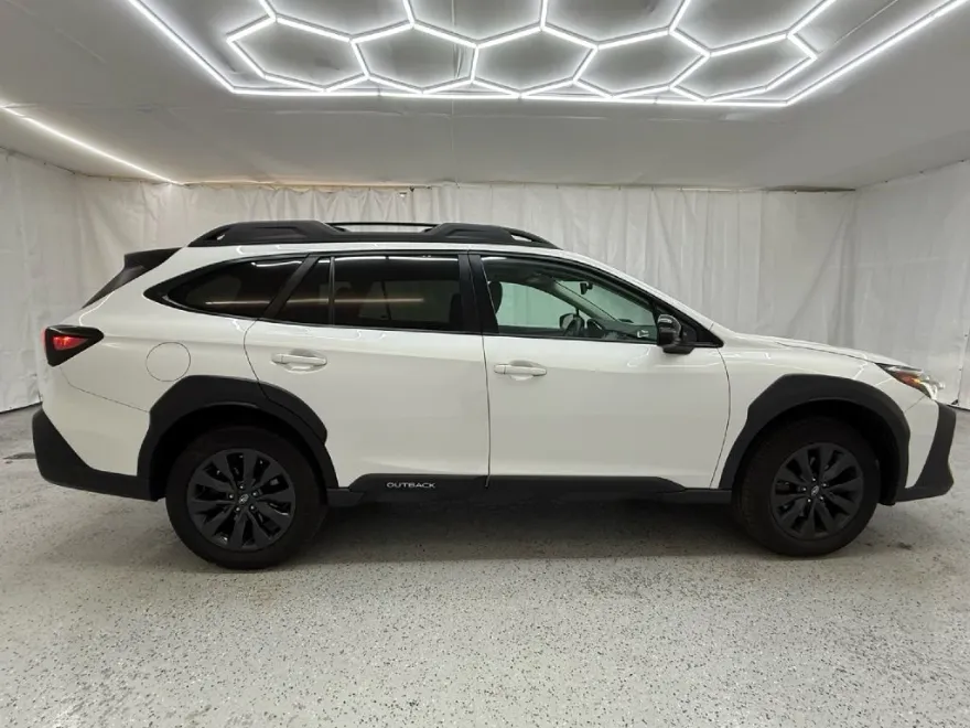 2023 Subaru Outback Onyx Edition photo 1