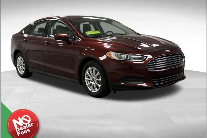 2015 Ford Fusion S photo 1