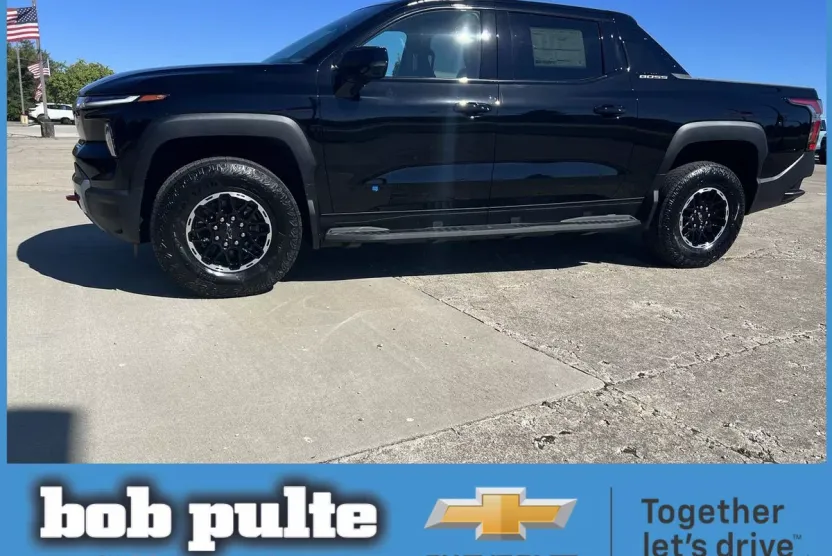 2026 Chevrolet Silverado EV Trail Boss photo 1