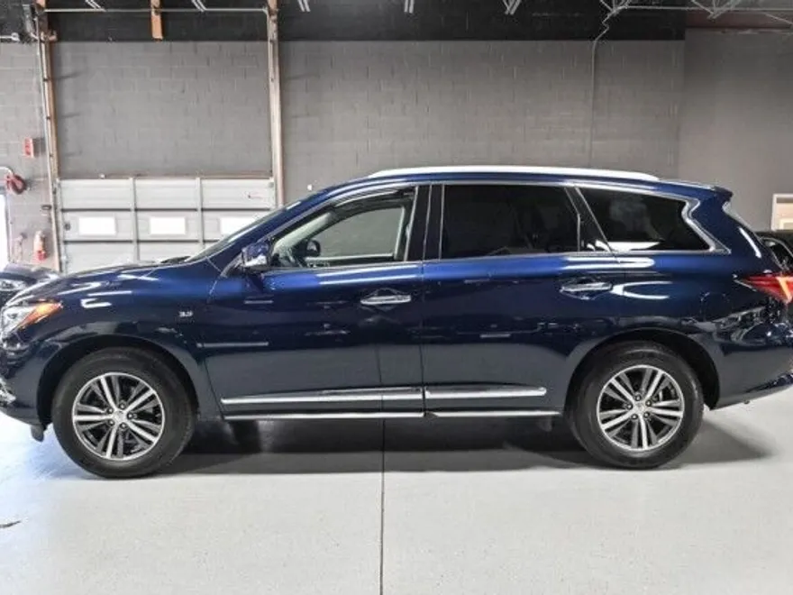 2018 Infiniti QX60 AWD photo 2
