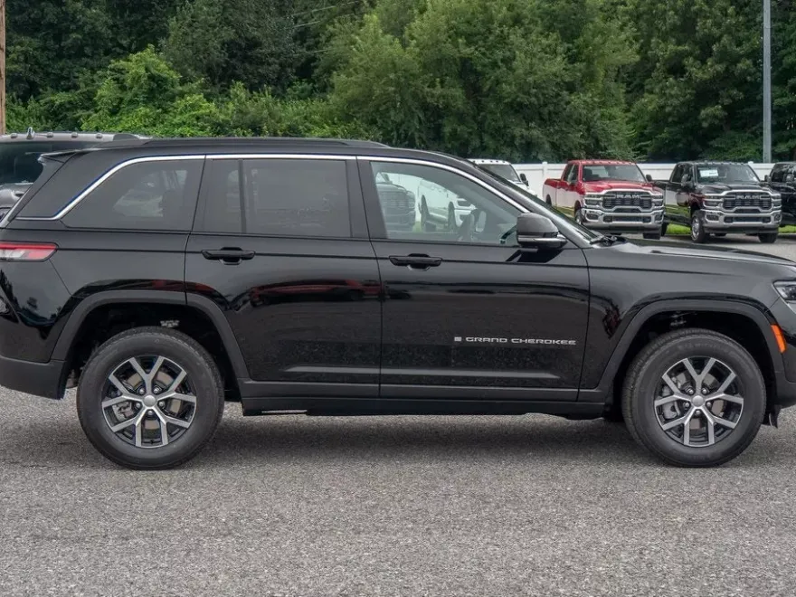 2025 Jeep Grand Cherokee Limited photo 1