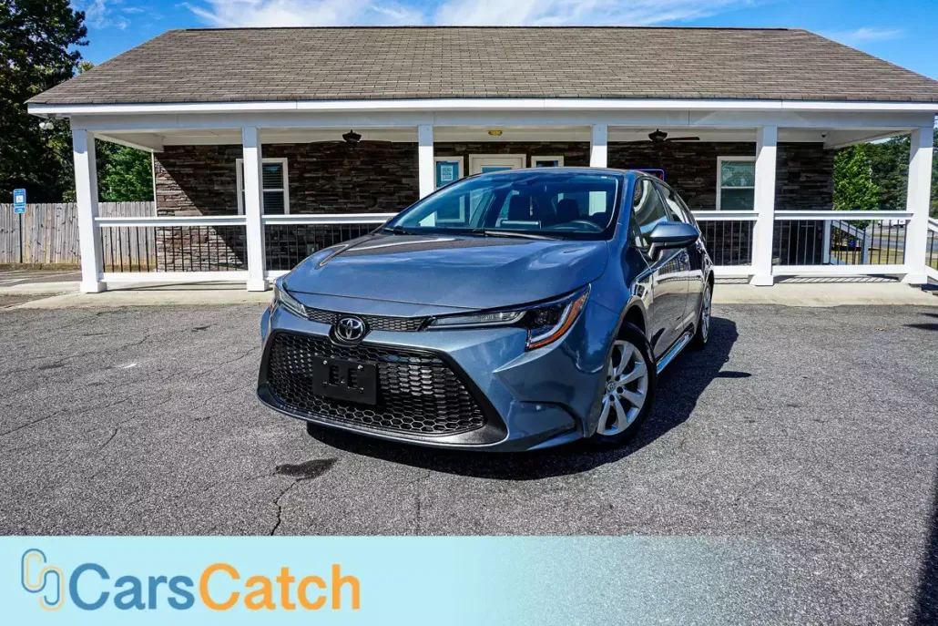 2020 Toyota Corolla LE photo 1