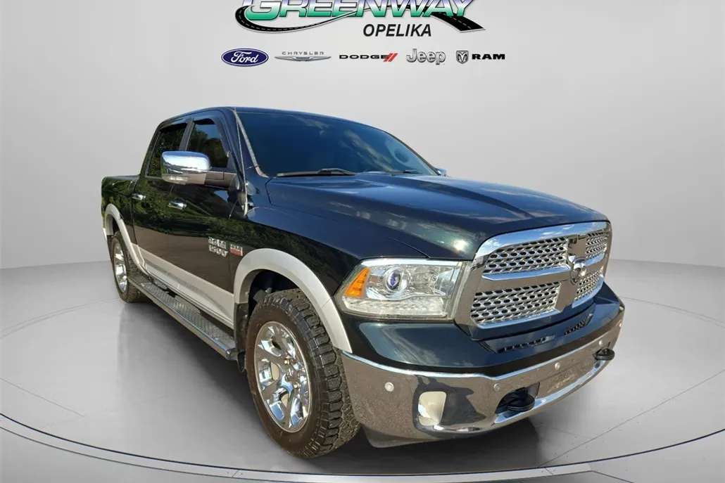 2017 Ram 1500 Laramie photo 1