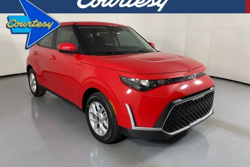 2025 Kia Soul S photo 1