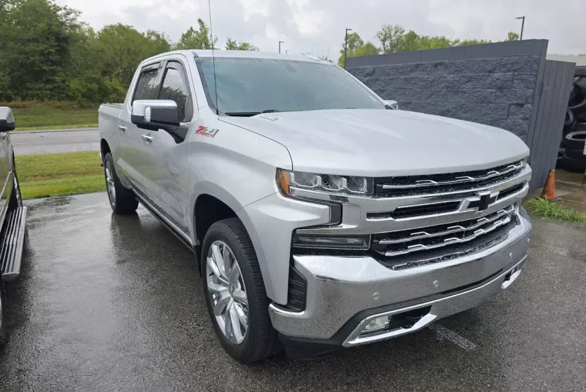 2021 Chevrolet Silverado 1500 LTZ photo 1