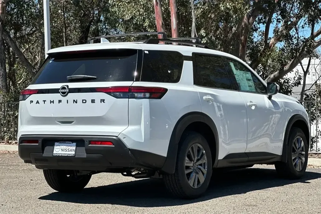 2025 Nissan Pathfinder SV photo 1