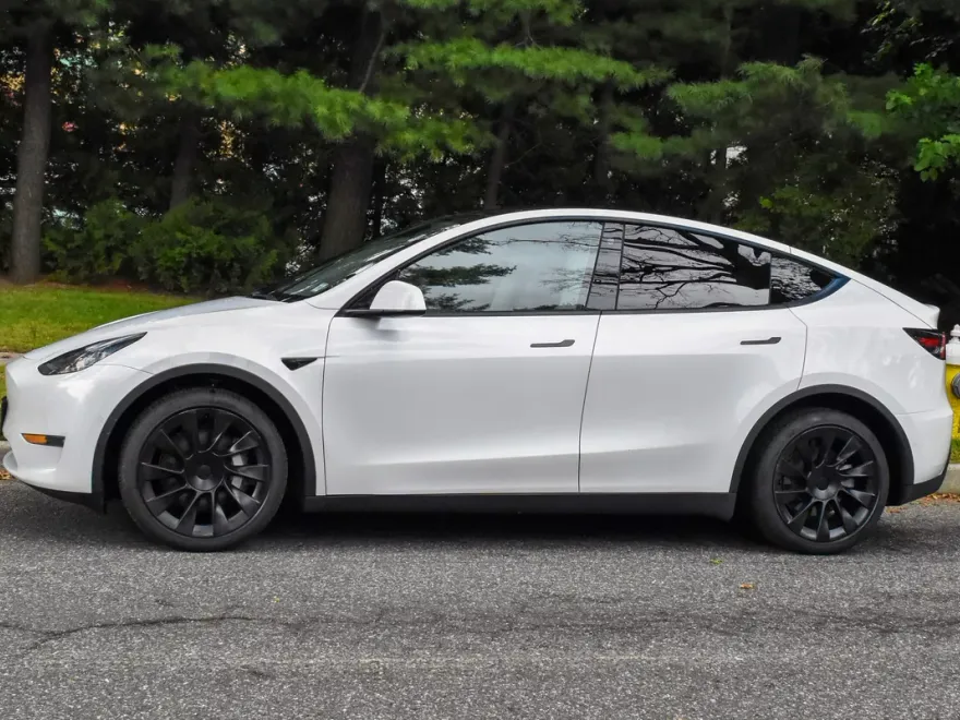 2021 Tesla Model Y Long Range photo 1