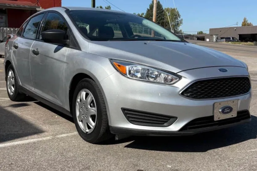 2018 Ford Focus S photo 1