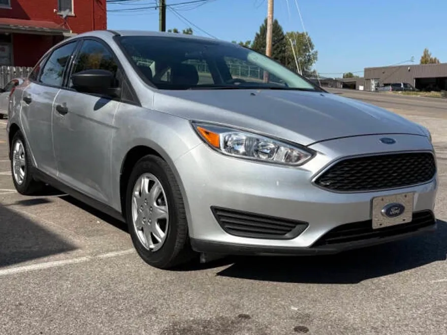 2018 Ford Focus S photo 1