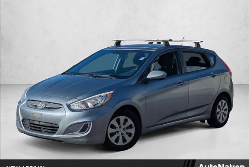 2017 Hyundai Accent SE photo 1
