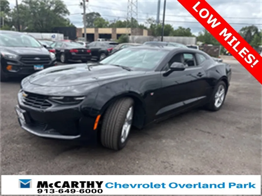 2022 Chevrolet Camaro 1LT photo 1
