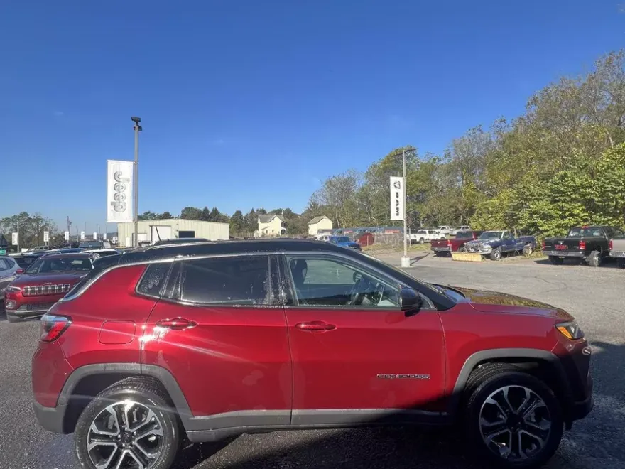 2022 Jeep Compass Limited photo 1