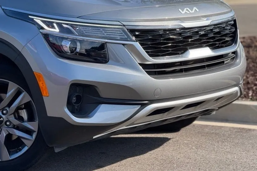 2023 Kia Seltos S photo 1