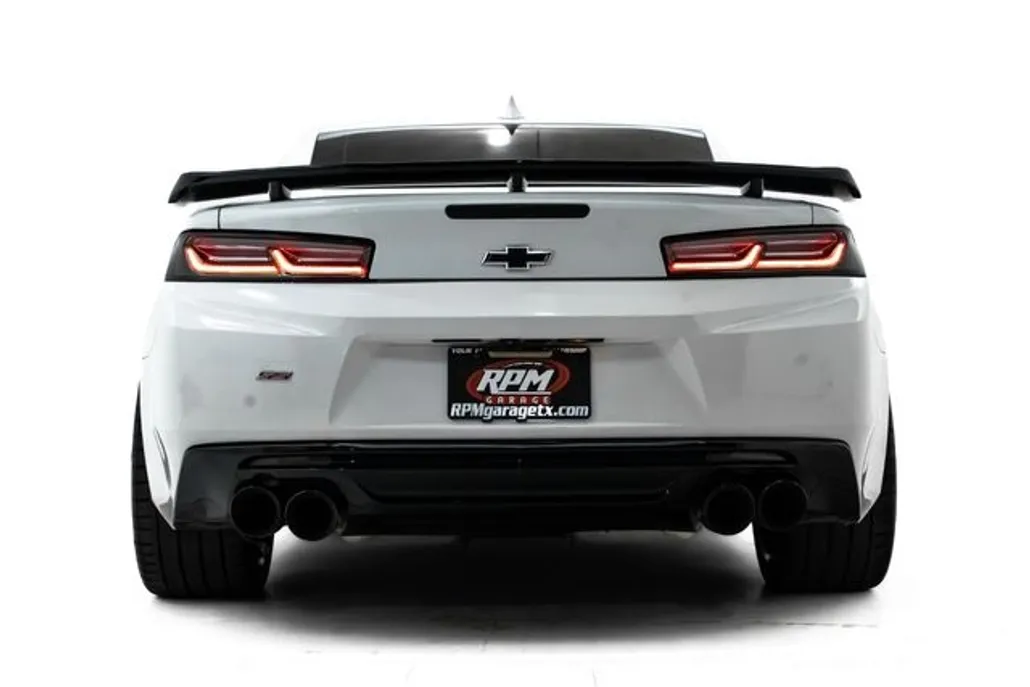 2018 Chevrolet Camaro SS photo 1