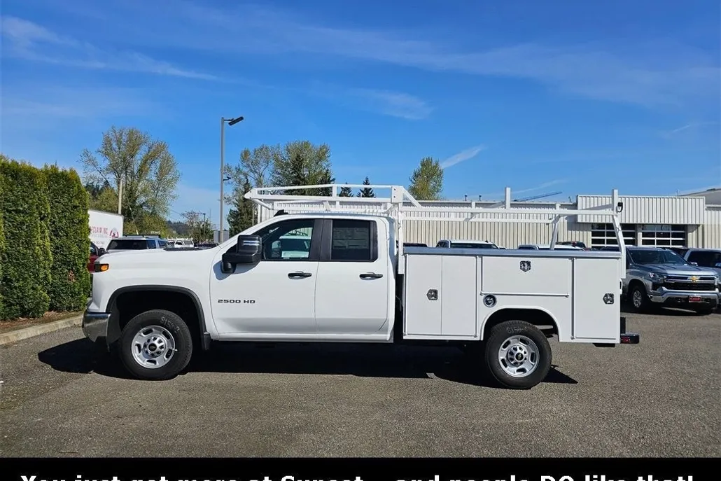 2025 Chevrolet Silverado 2500HD photo 1