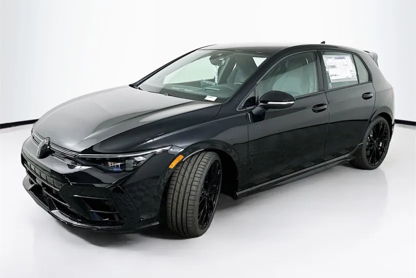 2025 Volkswagen Golf R photo 1