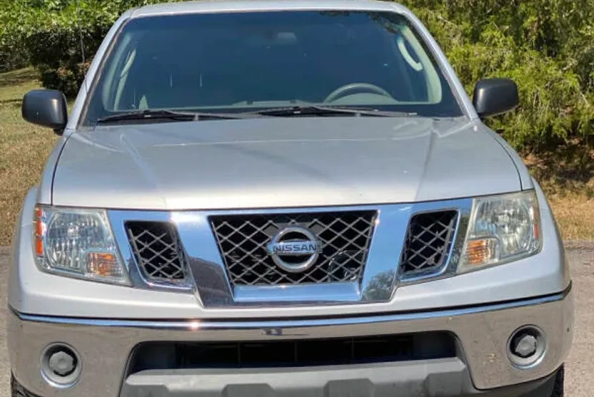 2011 Nissan Frontier S photo 1