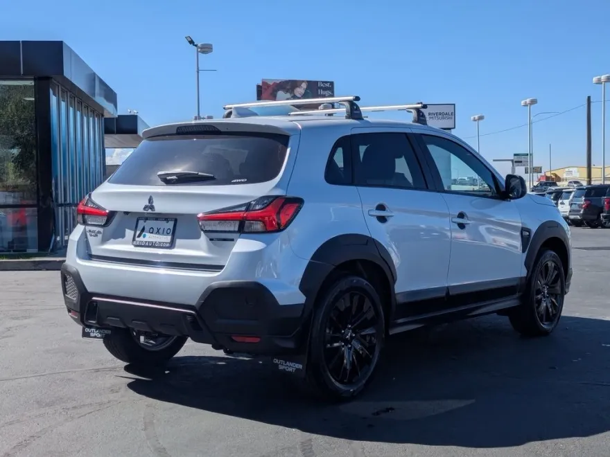 2025 Mitsubishi Outlander Sport ES SE LE photo 1