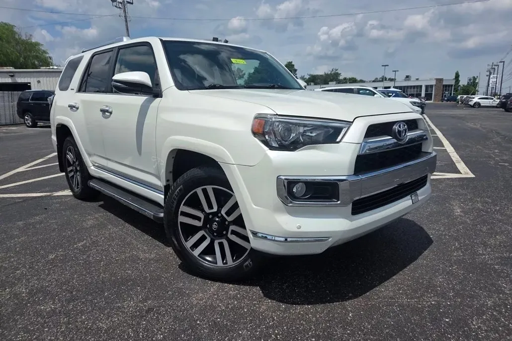 2018 Toyota 4Runner Limited photo 1