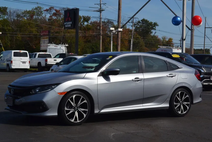 2019 Honda Civic Sport photo 1
