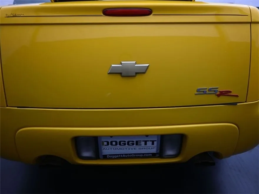 2005 Chevrolet SSR Base photo 1