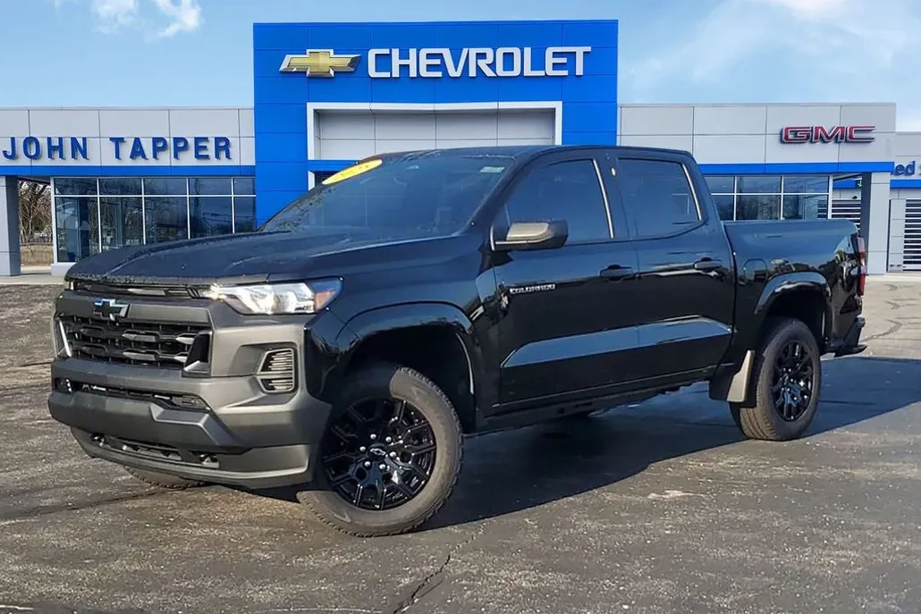 2025 Chevrolet Colorado LT photo 1