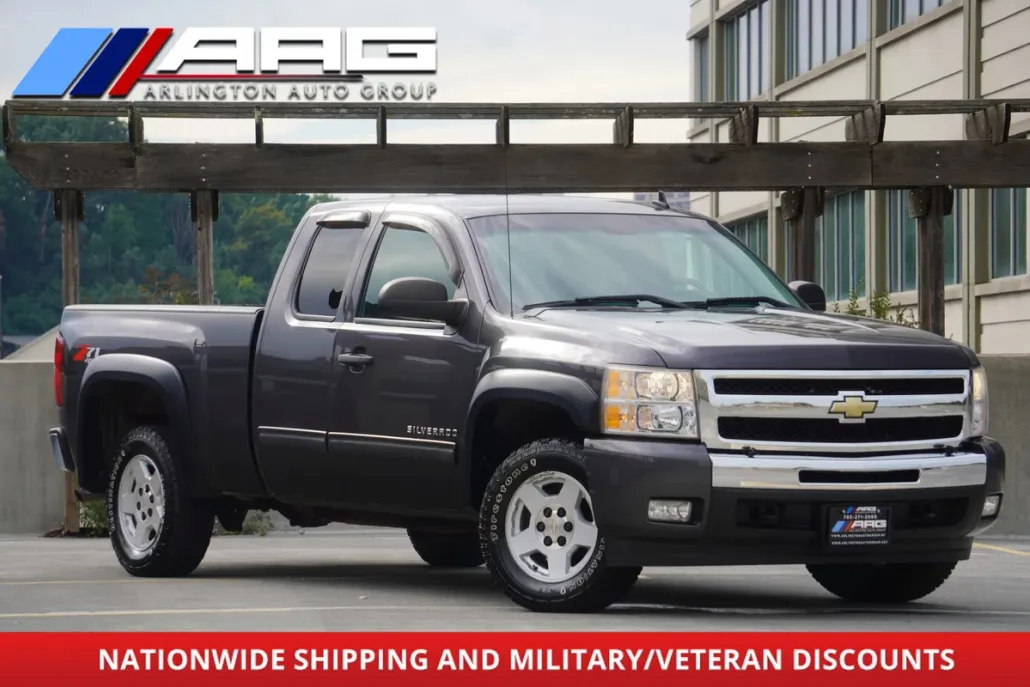 2011 Chevrolet Silverado 1500 LT photo 1