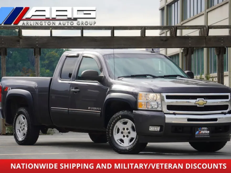 2011 Chevrolet Silverado 1500 LT photo 1