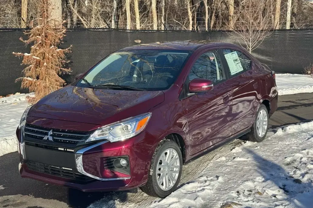 2024 Mitsubishi Mirage G4 SE photo 1