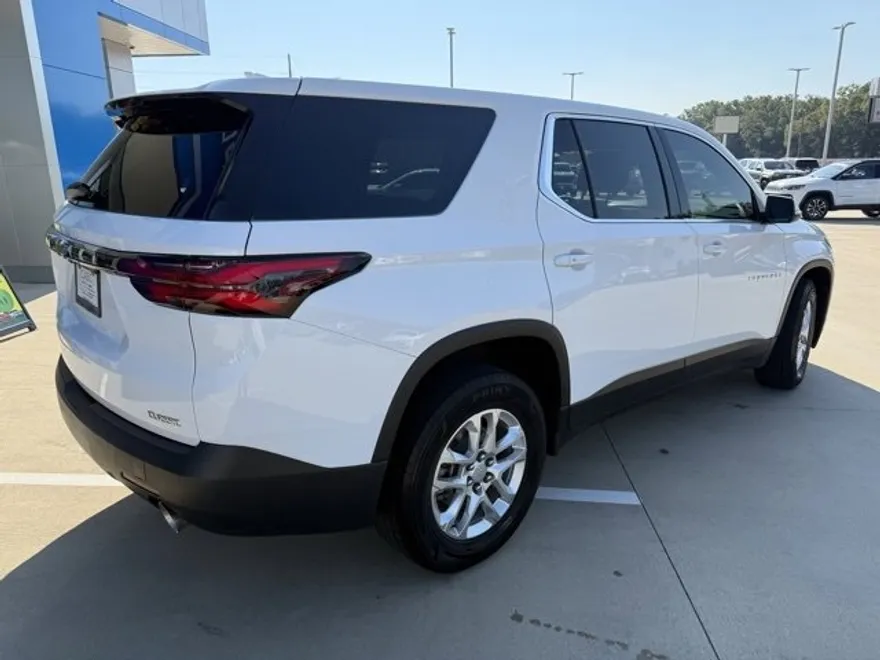 2021 Chevrolet Traverse Leather photo 1