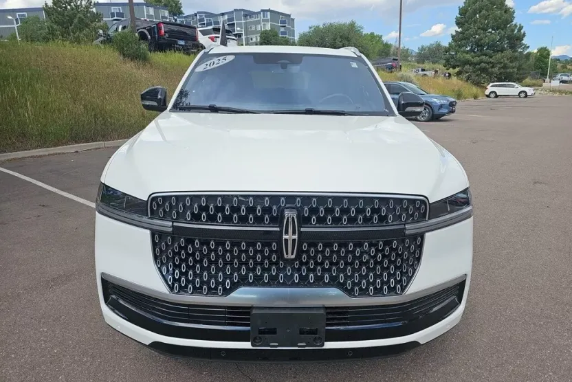 2025 Lincoln Navigator L Reserve photo 1