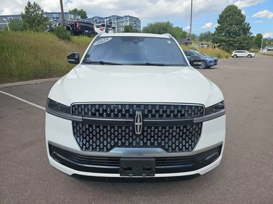 2025 Lincoln Navigator L Reserve photo 1
