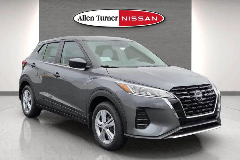2025 Nissan Kicks Play S photo 1