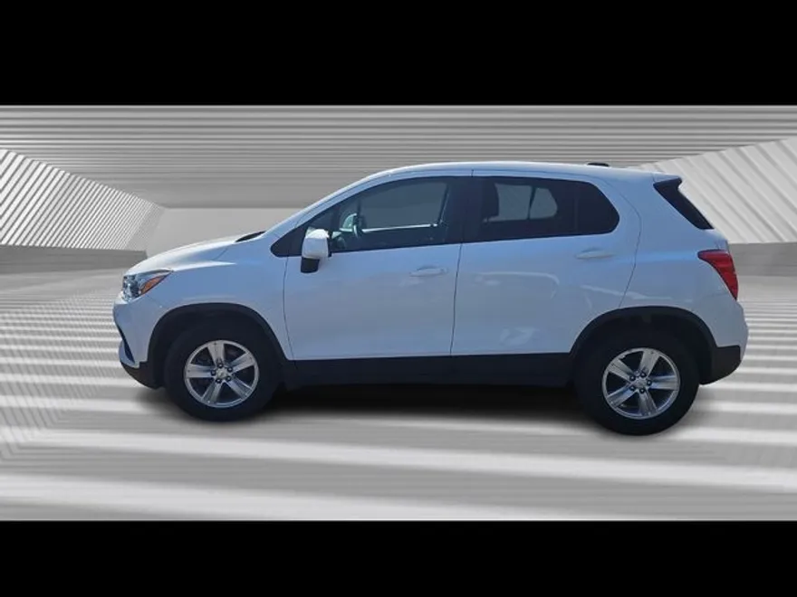 2021 Chevrolet Trax LS photo 1