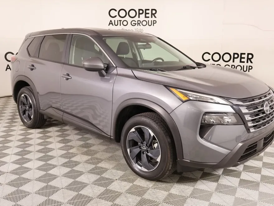 2024 Nissan Rogue SV photo 1