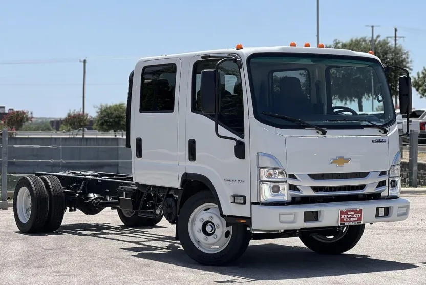2025 Chevrolet Silverado photo 1
