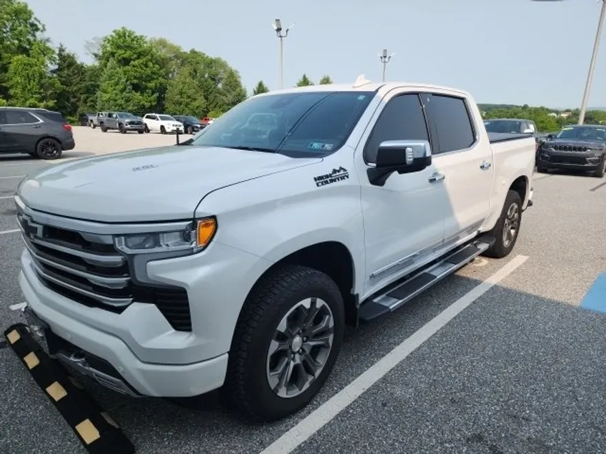 2024 Chevrolet Silverado 1500 High Country photo 1