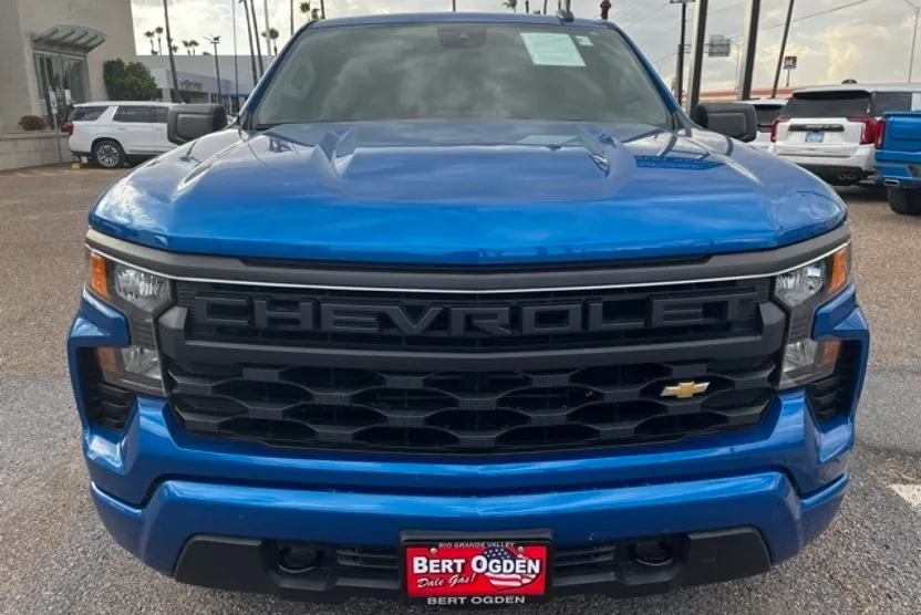 2022 Chevrolet Silverado 1500 Custom photo 1