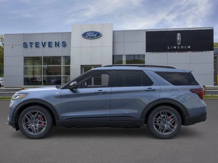 2025 Ford Explorer ST-Line photo 1