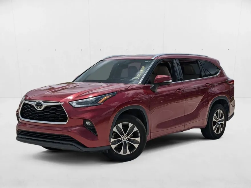 2021 Toyota Highlander XLE photo 1