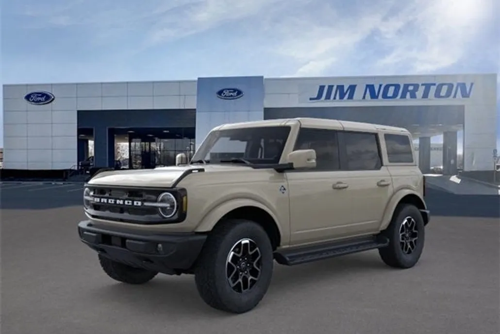 2025 Ford Bronco Outer Banks photo 1