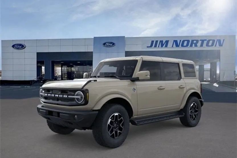 2025 Ford Bronco Outer Banks photo 1