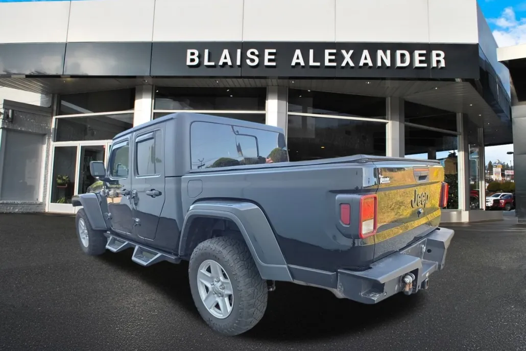 2022 Jeep Gladiator Sport S photo 1