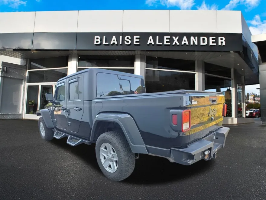 2022 Jeep Gladiator Sport S photo 1