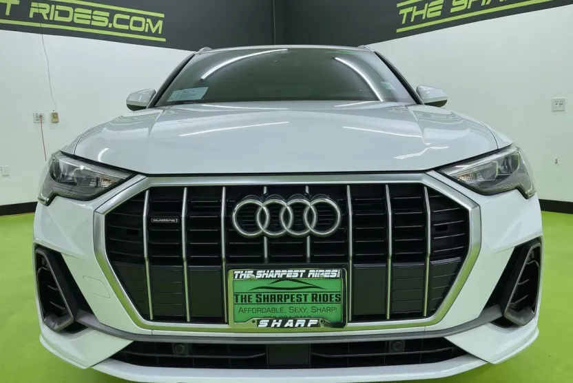 2020 Audi Q3 Premium 45 TFSI S line photo 1