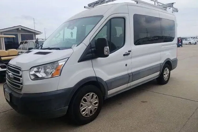 2019 Ford Transit XLT Passenger photo 1