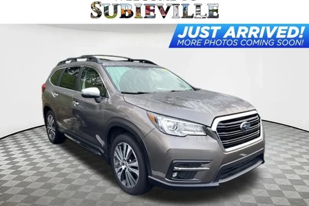 2022 Subaru Ascent Touring photo 1